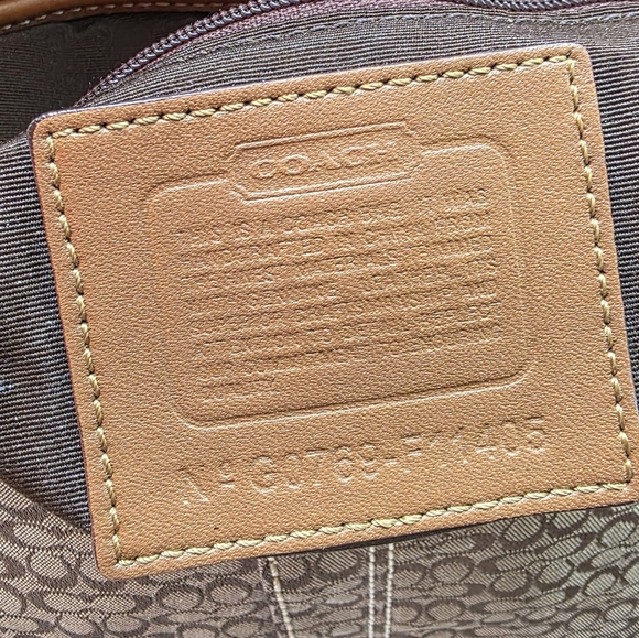 Coach SOHO 2007 Signature C Shoulder/Crossbody Brown Leather Suede Rivet Flap - Picture 15 of 16